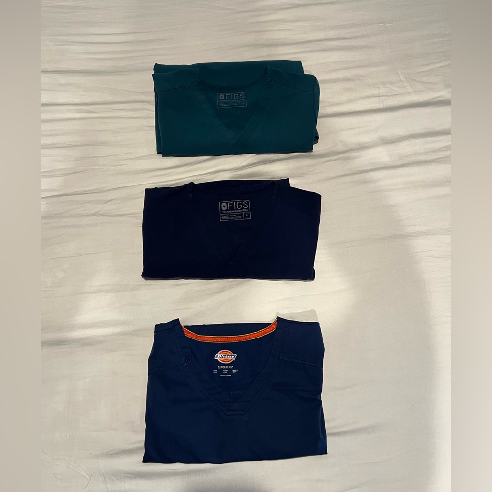 Women’s scrub tops